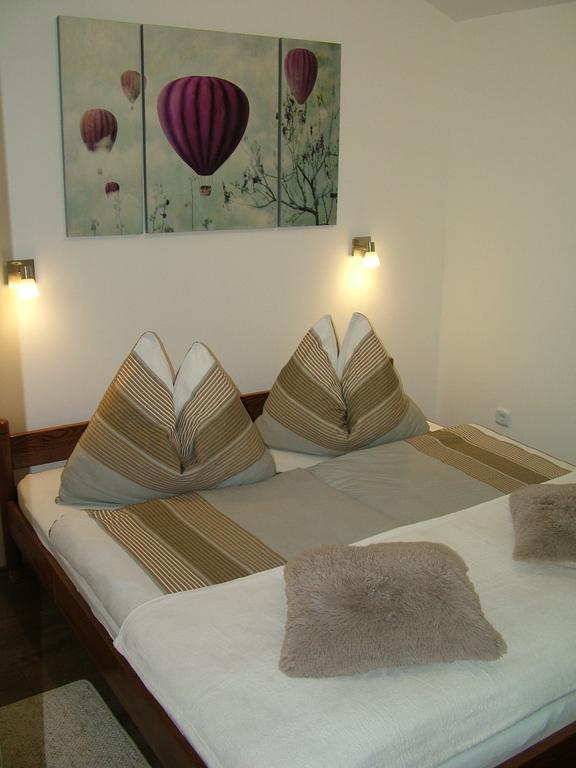 Korzó Apartman Kőszeg Habitación foto