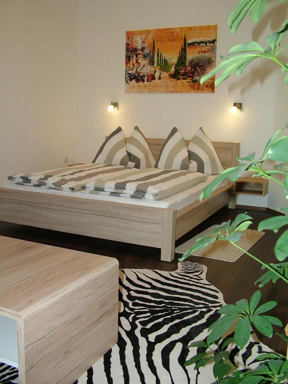 Korzó Apartman Kőszeg Habitación foto